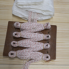 Pliage d'un parachute de secours, étape 2